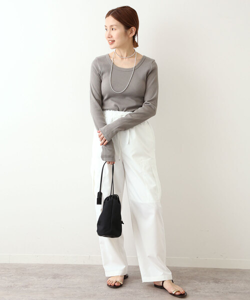 IENA(イエナ)の「テレコオープンネックTシャツ(Tシャツ/カットソー・レディース・ライトグレー/ホワイト/グリーン/ネイビー・FREE)」の7枚目の写真