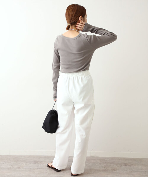 IENA(イエナ)の「テレコオープンネックTシャツ(Tシャツ/カットソー・レディース・ライトグレー/ホワイト/グリーン/ネイビー・FREE)」の9枚目の写真