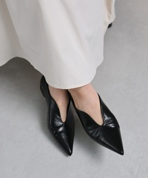 Vカットマニッシュパンプス