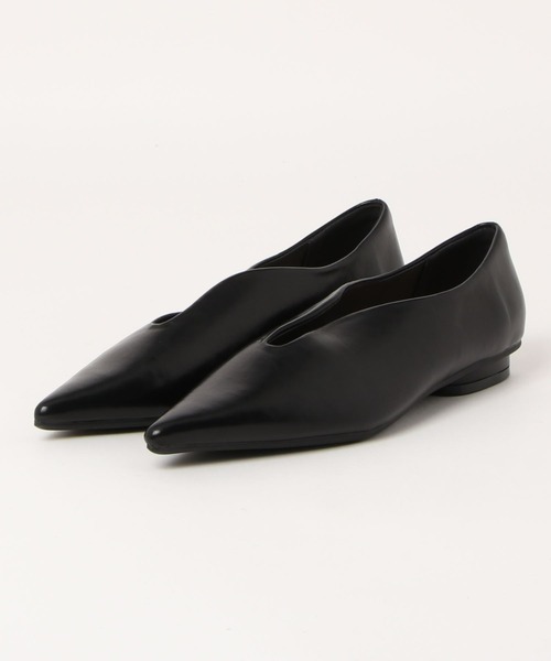 ap retro(アプレトロ)の「Vカットマニッシュパンプス(パンプス・レディース・アイボリー/ブラック・MEDIUM/LARGE)」の14枚目の写真