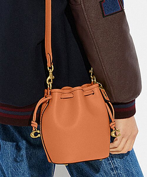 COACH（コーチ）の「カミラ バケット バッグ（ショルダーバッグ）」 - WEAR
