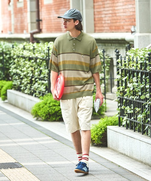 EMMA CLOTHES(エマクローズ)の「パネルマルチボーダー刺繍ルーズニットポロシャツ EMMA CLOTHES(ポロシャツ・メンズ・チャコール/ライトグレー/オリーブ・M/L)」の4枚目の写真