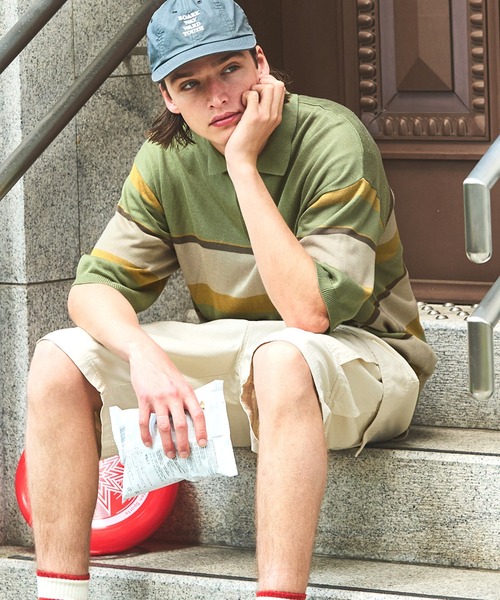 EMMA CLOTHES(エマクローズ)の「パネルマルチボーダー刺繍ルーズニットポロシャツ EMMA CLOTHES(ポロシャツ・メンズ・チャコール/ライトグレー/オリーブ・M/L)」の5枚目の写真