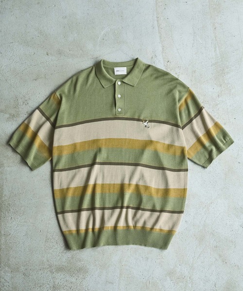 EMMA CLOTHES(エマクローズ)の「パネルマルチボーダー刺繍ルーズニットポロシャツ EMMA CLOTHES(ポロシャツ・メンズ・チャコール/ライトグレー/オリーブ・M/L)」の9枚目の写真