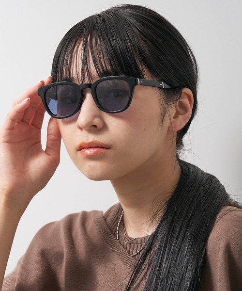 UNITED ARROWS(ユナイテッドアローズ)の「ウェリントン型調光サングラス|折り畳み|紫外線対策|レンズの色が変わるサングラス|ユナイテッドアローズ|Zoff | UNITED ARROWS Wellness(サングラス・レディース・ブラック/ブラック系その他2/ブラック系その他・FREE)」の11枚目の写真