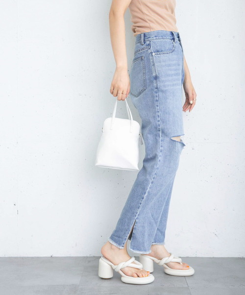 KBF（ケイビーエフ）の「リメイクダメージスリットデニム（デニムパンツ・レディース・ライトブルー/ホワイト・36/38）」の5枚目の写真