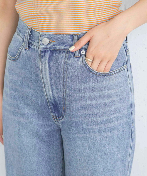 KBF（ケイビーエフ）の「リメイクダメージスリットデニム（デニムパンツ・レディース・ライトブルー/ホワイト・36/38）」の15枚目の写真