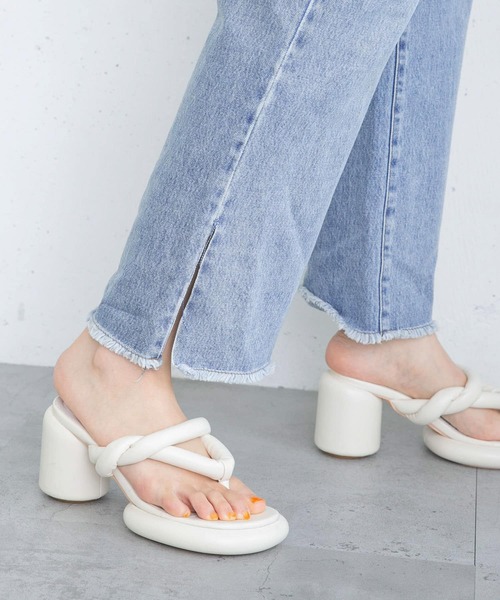 KBF（ケイビーエフ）の「リメイクダメージスリットデニム（デニムパンツ・レディース・ライトブルー/ホワイト・36/38）」の20枚目の写真