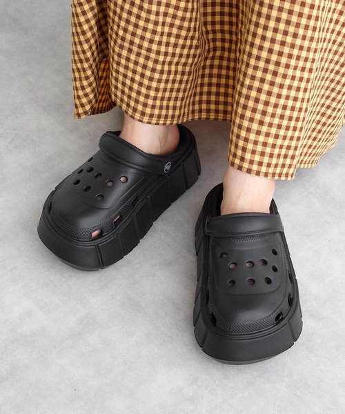 w closet（ダブルクローゼット）の「厚底サボサンダル（サンダル・レディース・アイボリー/ライム/ブラック・S/M）」の20枚目の写真