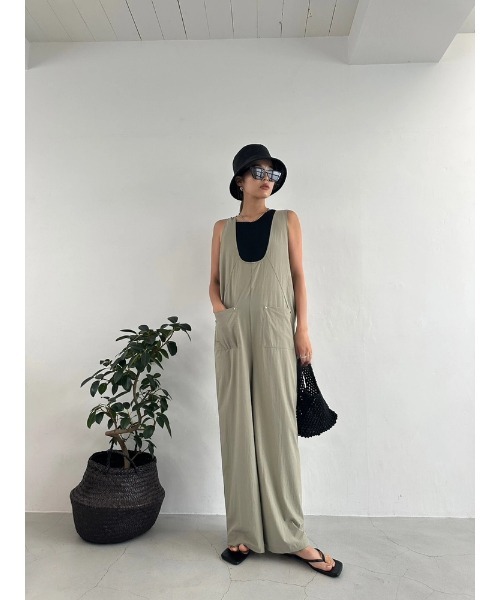 TRUNC（トランクエイティーエイト）の「Relaxed Fit Overalls（サロペット/オーバーオール・レディース・グレイッシュベージュ・FREE）」の3枚目の写真