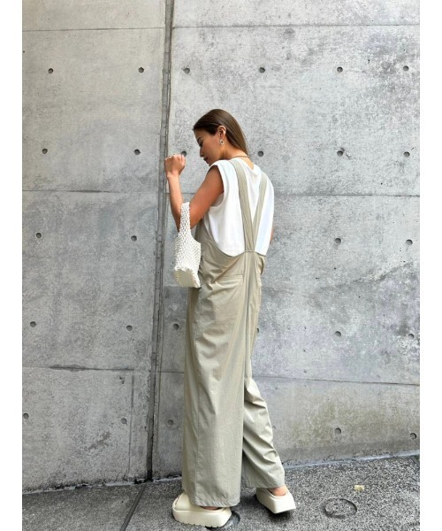 TRUNC（トランクエイティーエイト）の「Relaxed Fit Overalls（サロペット/オーバーオール・レディース・グレイッシュベージュ・FREE）」の12枚目の写真