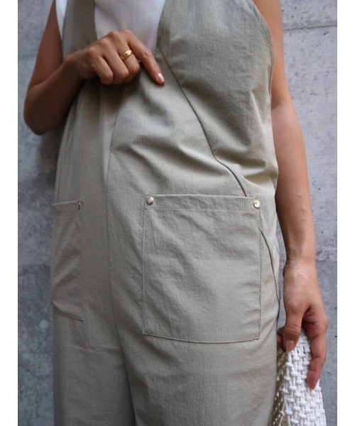 TRUNC（トランクエイティーエイト）の「Relaxed Fit Overalls（サロペット/オーバーオール・レディース・グレイッシュベージュ・FREE）」の15枚目の写真