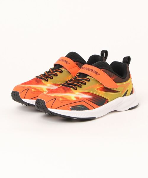 瞬足(シュンソク)の「瞬足 シュンソク GT-S【幅広3E/軽量】キッズスニーカー(ジーティーエス) JJ-108(スニーカー・キッズ・ブラック/オレンジ・21.0cm/23.5cm/19.5cm/22.0cm/22.5cm/24.0cm/20.0cm/21.5cm/19.0cm/20.5cm/23.0cm/24.5cm)」の1枚目の写真