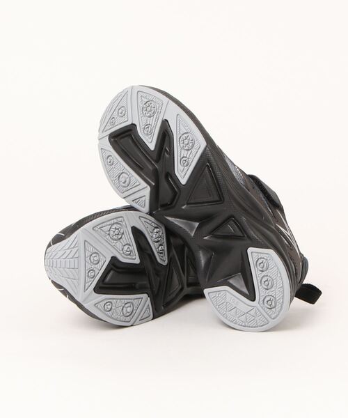 瞬足(シュンソク)の「瞬足 シュンソク GT-S【幅広3E/軽量】キッズスニーカー(ジーティーエス) JJ-108(スニーカー・キッズ・ブラック/オレンジ・21.0cm/23.5cm/19.5cm/22.0cm/22.5cm/24.0cm/20.0cm/21.5cm/19.0cm/20.5cm/23.0cm/24.5cm)」の4枚目の写真