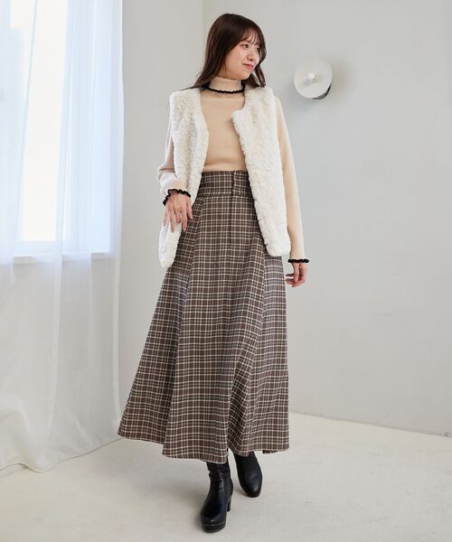 MAJESTIC LEGON(マジェスティックレゴン)の「バックレースアップフレアスカート(スカート・レディース・ホワイト系その他/ブラック系その他2/ブルー系その他4/ピンク系その他2/ブラック/ブラック系その他/ブラウン系その他2/ベージュ系その他2・SMALL/MEDIUM)」の5枚目の写真