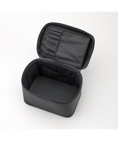 無印良品（ムジルシリョウヒン）の「ナイロンメイクボックス／Ｍ　黒／約２４×１６．５×１８ｃｍ（ポーチ・レディース・ブラック・FREE）」の3枚目の写真