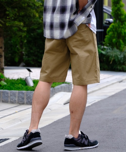 CONVERSE（コンバース）の「【CONVERSE/コンバース】ワンポイント刺繍ロゴ ツイルショートパンツ（その他パンツ・メンズ・グリーン/ホワイト/イエロー/ベージュ/ピンク/ネイビー/ブルー/サックスブルー/ブラック/カーキ/チャコールグレー・M/LL/L）」の17枚目の写真