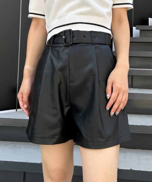 INGNI(イング)の「共ベルト付フェイクレザーキュロット/パンツ(その他パンツ・レディース・アイボリー/ブラック/ブラウン・FREE)」の4枚目の写真