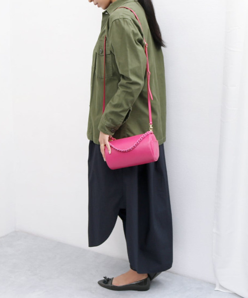 perche（ペルケ）の「ペルケ perche / カラーチェーン筒形2wayショルダー（ショルダーバッグ・レディース・シルバー/グリーン/ゴールド/ピンク/ブラック・FREE）」の8枚目の写真