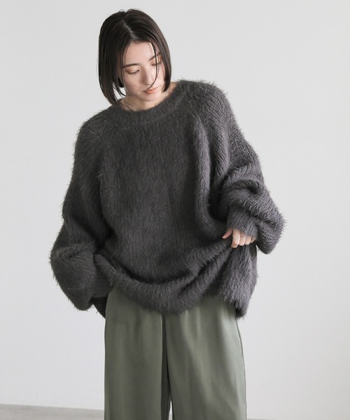 select MOCA(セレクトモカ)の「フェザーバックスリットオーバーニット(ニット/セーター・レディース・カーキオリーブ/グレー/チャコールグレー・FREE)」の7枚目の写真