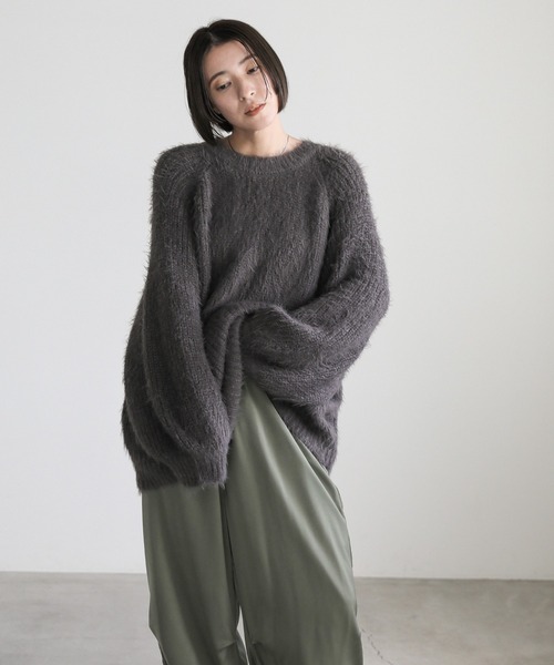 select MOCA(セレクトモカ)の「フェザーバックスリットオーバーニット(ニット/セーター・レディース・カーキオリーブ/グレー/チャコールグレー・FREE)」の11枚目の写真