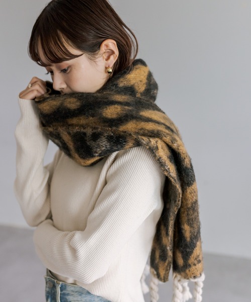 mystic(ミスティック)の「レオジャガードストール(ストール/ショール・レディース・ブラック・ONE SIZE)」の1枚目の写真