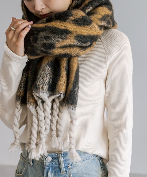 mystic(ミスティック)の「レオジャガードストール(ストール/ショール・レディース・ブラック・ONE SIZE)」の2枚目の写真