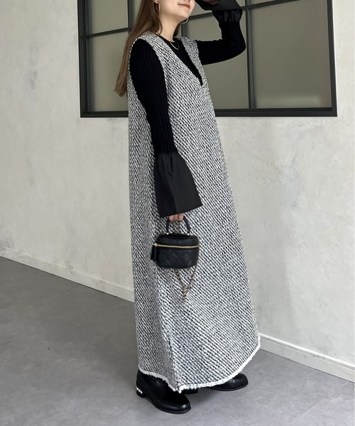 prose verse（プロズヴェール）の「Vネックツイードフリンジジャンスカ（ジャンパースカート・レディース・ブラック/グレー・MEDIUM）」の15枚目の写真