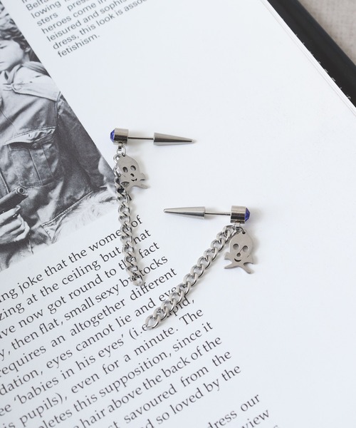 FUNALIVE(ファンアライブ)の「JON フェザー、スカルステンレスピアス ステンレス(ピアス(両耳用)・メンズ・シルバー/ブラック系その他/ブラック/シルバー系その他/ブルー/ブルー系その他・FREE)」の4枚目の写真