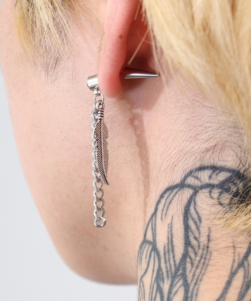 FUNALIVE(ファンアライブ)の「JON フェザー、スカルステンレスピアス ステンレス(ピアス(両耳用)・メンズ・シルバー/ブラック系その他/ブラック/シルバー系その他/ブルー/ブルー系その他・FREE)」の8枚目の写真