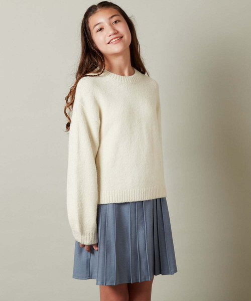 a.v.v（アーヴェヴェ）の「[100-130]ショート丈ふわもちニット（ニット/セーター・キッズ・ライトパープル/アイボリー・120/110/100/130）」の4枚目の写真