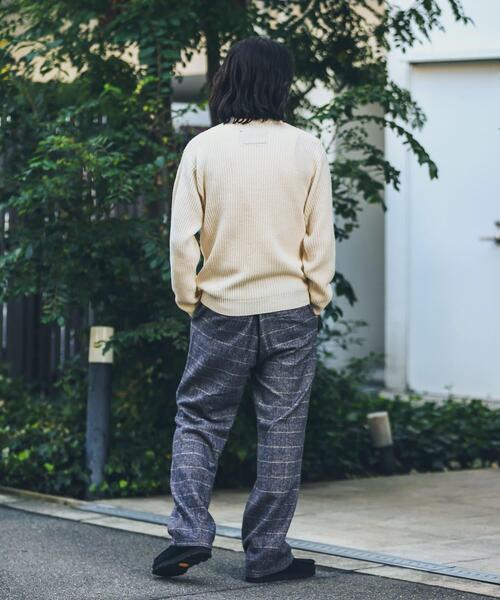 HARRIS TWEED（ハリスツイード）の「ハリスツイードポケット付ニットプルオーバー（ニット/セーター・メンズ・ネイビー/カーキ/オフホワイト/グレー・MEDIUM/LARGE）」の19枚目の写真