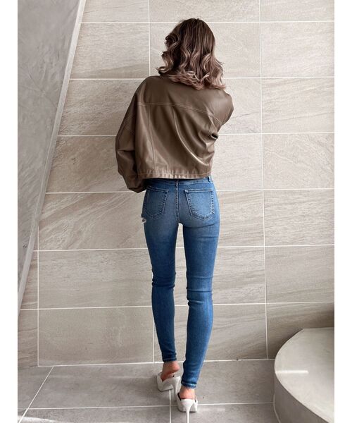 GYDA(ジェイダ)の「フェイクレザースタンドカラーショートジャケット(ライダースジャケット・レディース・オフホワイト/ブラック/ベージュ・FREE)」の15枚目の写真