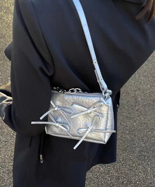 LAC-VERT(ラック・ヴェール)の「シルバーミニリボンハンドバッグ(ハンドバッグ・レディース・シルバー・FREE)」の8枚目の写真