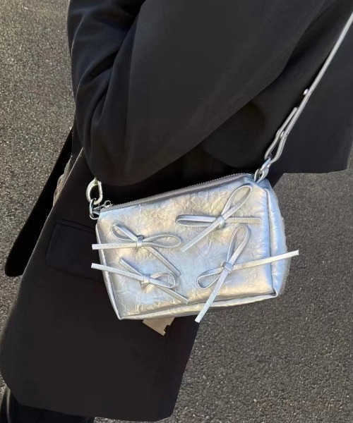 LAC-VERT(ラック・ヴェール)の「シルバーミニリボンハンドバッグ(ハンドバッグ・レディース・シルバー・FREE)」の9枚目の写真