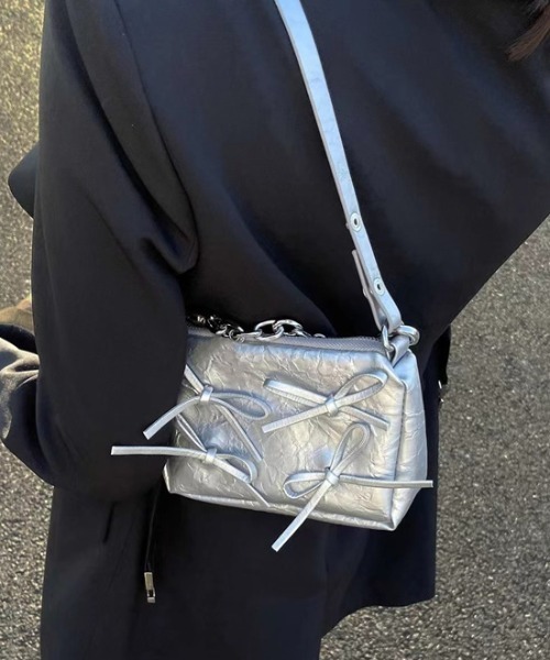 LAC-VERT(ラック・ヴェール)の「シルバーミニリボンハンドバッグ(ハンドバッグ・レディース・シルバー・FREE)」の7枚目の写真
