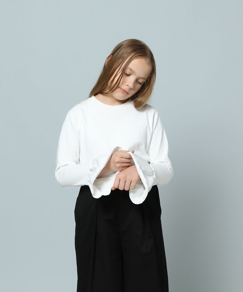 LOWRYS FARM(ローリーズファーム)の「フレアスリーブカットロングスリーブ 107771(Tシャツ/カットソー・キッズ・ホワイト/ブラック/その他・150cm/160cm)」の1枚目の写真