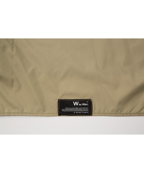 Wpc.（ダブリュピーシー）の「ウォーターリペレントレインポンチョ ユニセックス（レインコート/ポンチョ・メンズ・ベージュ/ブラック・FREE）」の8枚目の写真