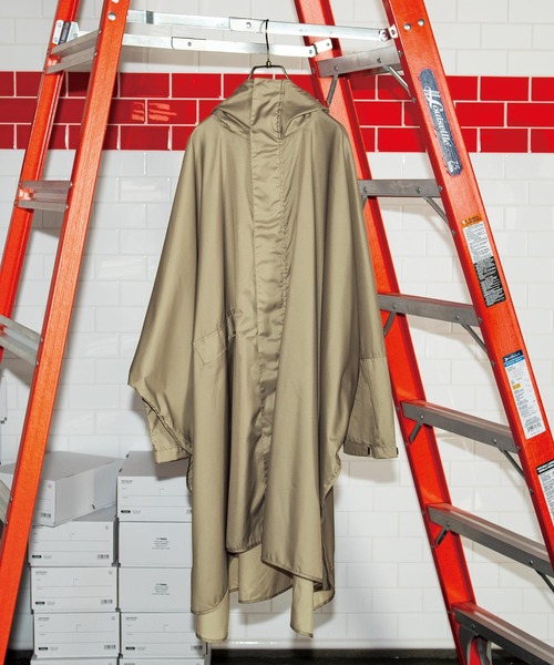 Wpc.（ダブリュピーシー）の「ウォーターリペレントレインポンチョ ユニセックス（レインコート/ポンチョ・メンズ・ベージュ/ブラック・FREE）」の14枚目の写真