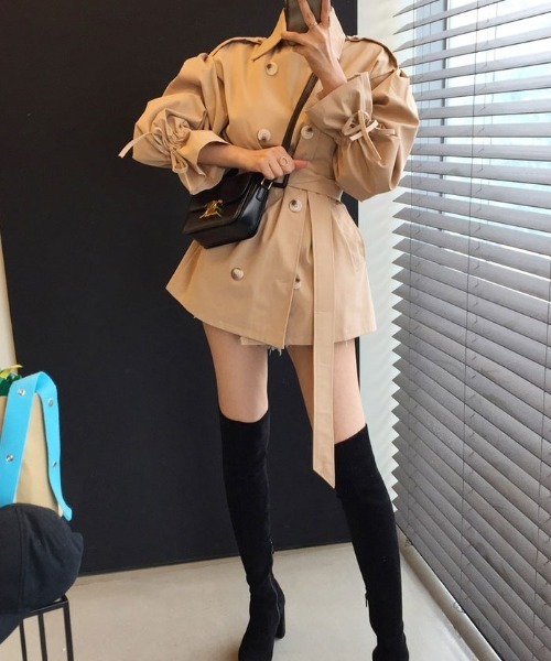 VIVID LADY(ビビッドレディー)の「ハーフダブルボタンストリングバルーン袖トレンチコート(トレンチコート・レディース・ベージュ/ブラック・FREE)」の10枚目の写真
