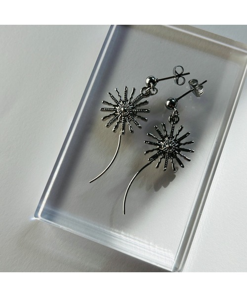 tone(トーン)の「【fuwari】メタルチャーム サージカルステンレスピアス(MA)(ピアス(両耳用)・レディース・A/F/D/C/B/E・FREE)」の5枚目の写真