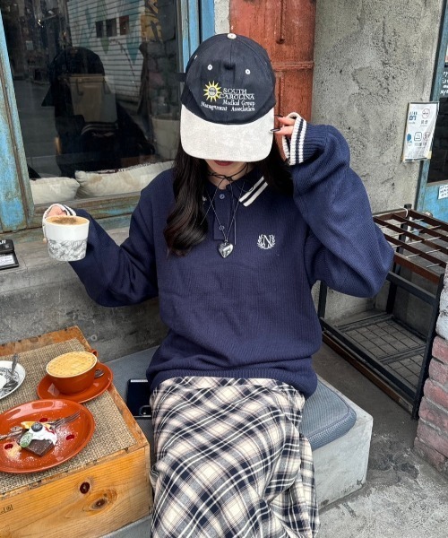 nemne store（ネンネストア）の「《低身長サイズあり》ワンポイント刺繍ポロニット（ポロシャツ・レディース・ネイビー/レッド・SMALL/MEDIUM）」の3枚目の写真