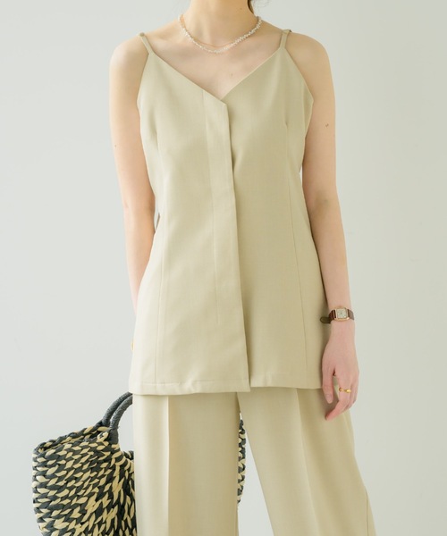 NEUNA（ヌナ）の「リネンライクキャミベスト（ベスト・レディース・ブラック/ベージュ・FREE）」の2枚目の写真
