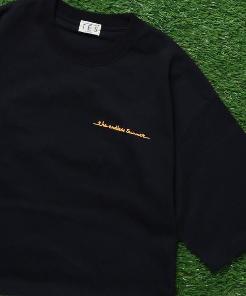 The Endless Summer（エンドレスサマー）の「TES CAR CLUB EMB BIG T-SHIRT / ビッグシルエットTシャツ（Tシャツ/カットソー・メンズ・グリーン系その他/ブラウン/ホワイト/ブラック・X-LARGE/LARGE/MEDIUM/SMALL）」の6枚目の写真