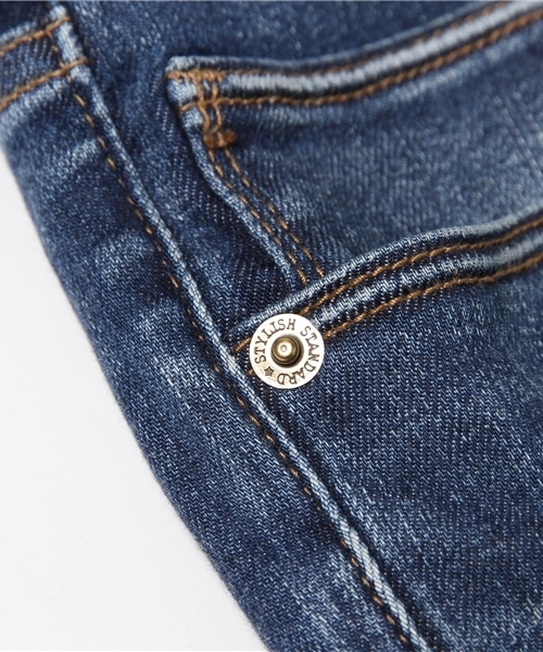 SHIPS for women（シップスフォーウィメン）の「デニムスティックパンツ ユーズド（デニムパンツ・レディース・ブルー・SMALL/LARGE/X-SMALL/MEDIUM）」の11枚目の写真