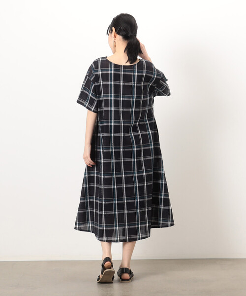 ONIGIRI(オニギリ)の「前後2WAY 半袖チェックアッパッパ ワンピース(ワンピース・レディース・ネイビー/ベージュ・MEDIUM/LARGE)」の4枚目の写真