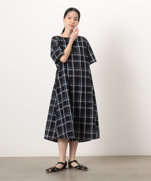 ONIGIRI(オニギリ)の「前後2WAY 半袖チェックアッパッパ ワンピース(ワンピース・レディース・ネイビー/ベージュ・MEDIUM/LARGE)」の6枚目の写真