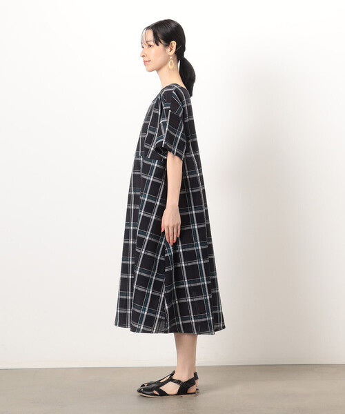 ONIGIRI(オニギリ)の「前後2WAY 半袖チェックアッパッパ ワンピース(ワンピース・レディース・ネイビー/ベージュ・MEDIUM/LARGE)」の13枚目の写真