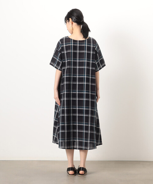 ONIGIRI(オニギリ)の「前後2WAY 半袖チェックアッパッパ ワンピース(ワンピース・レディース・ネイビー/ベージュ・MEDIUM/LARGE)」の14枚目の写真
