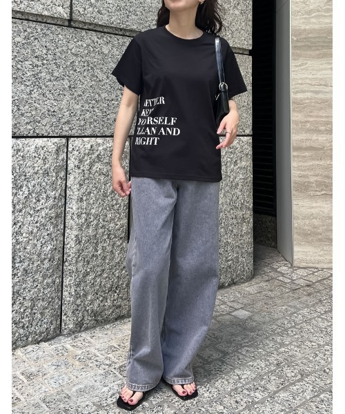 Re:EDIT（リエディ）の「[着た瞬間ひんやり][接触冷感][UVカット]サイドメッセージロゴTシャツ（Tシャツ/カットソー・レディース・チャコールグレー/ブラック/ホワイト・MEDIUM/LARGE）」の18枚目の写真
